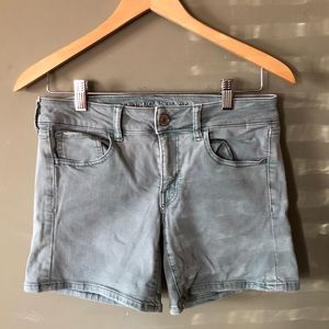 American Eagle Women’s Size 6 Jean Shorts Blue